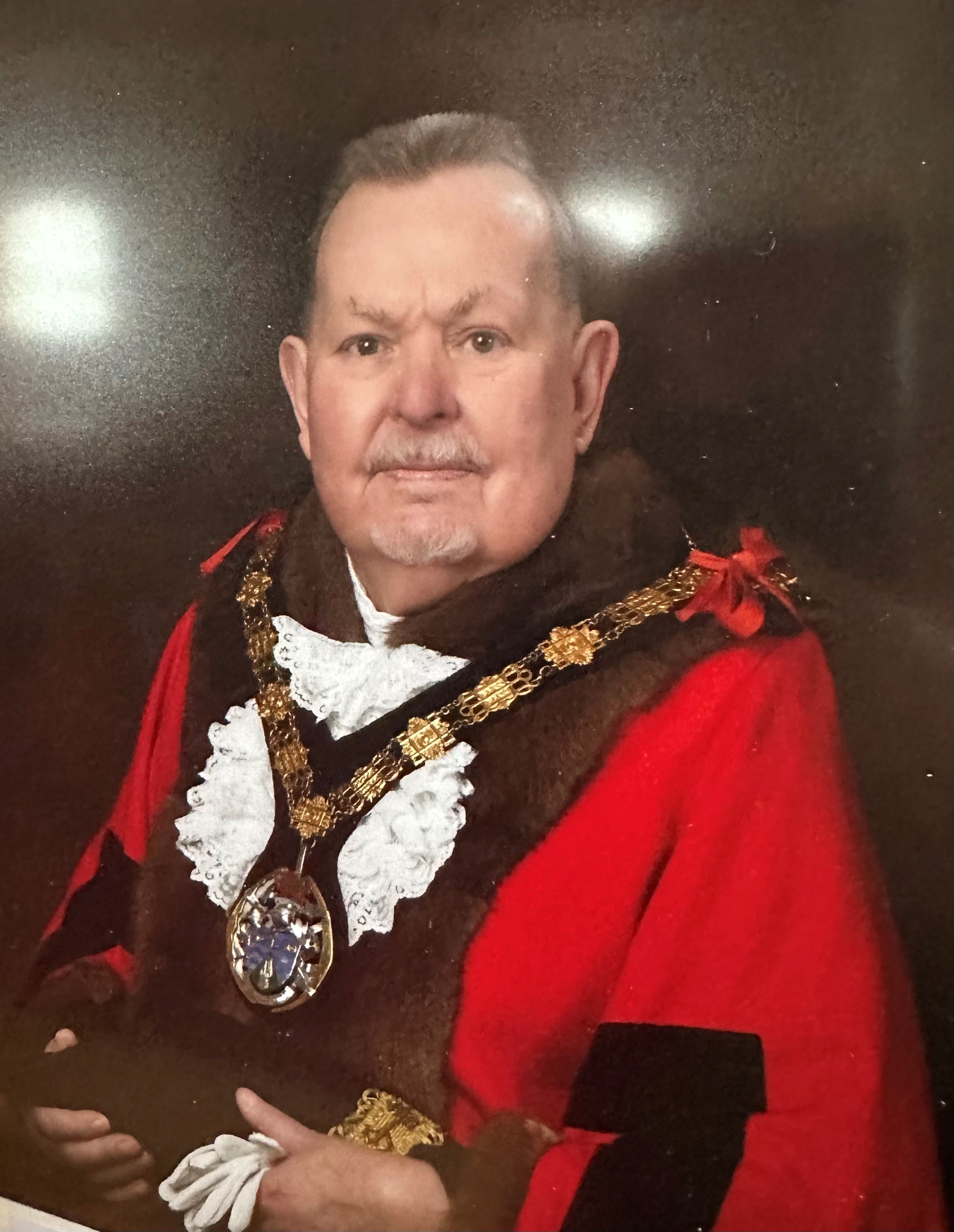 Picture of Cllr. P. T. Warlow. Mayor of Llanelli 2022 - 23 